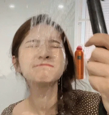 1774576275466721.gif